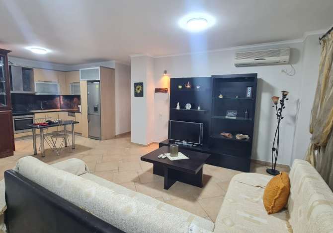 Shtepi me qera 2+1 ne Tirane - 700 Euro