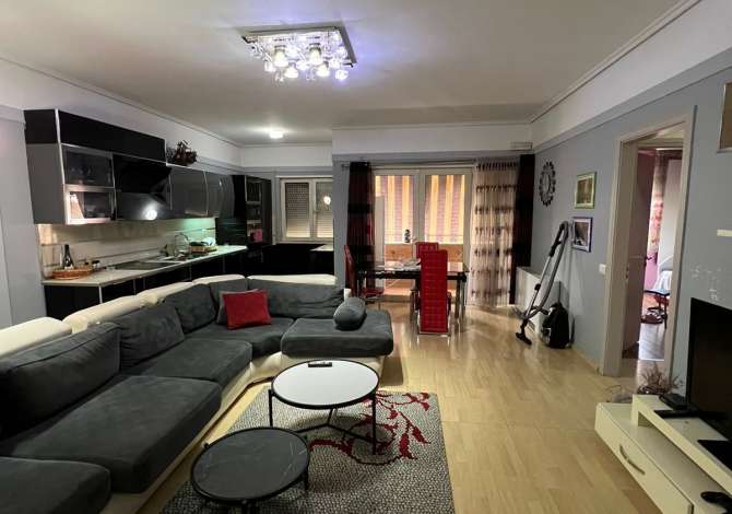 Shtepi me qera 2+1 ne Tirane - 750 Euro
