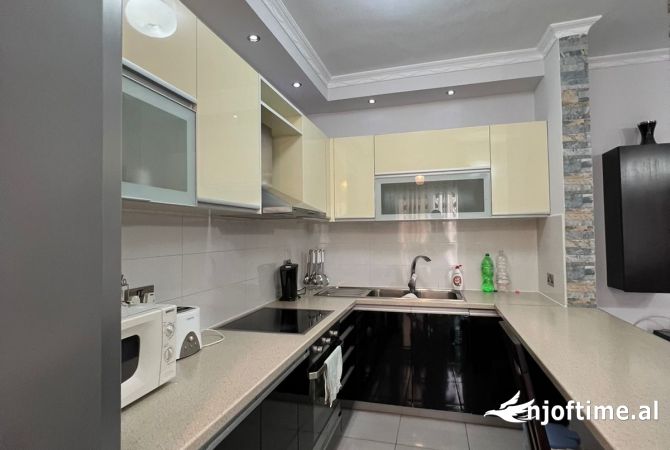 Shtepi me qera 2+1 ne Tirane - 550 Euro