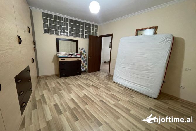 Shtepi ne shitje 3+1 ne Tirane - 165,000 Euro
