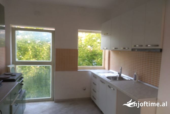 Shtepi me qera 3+1 ne Tirane - 400 Euro
