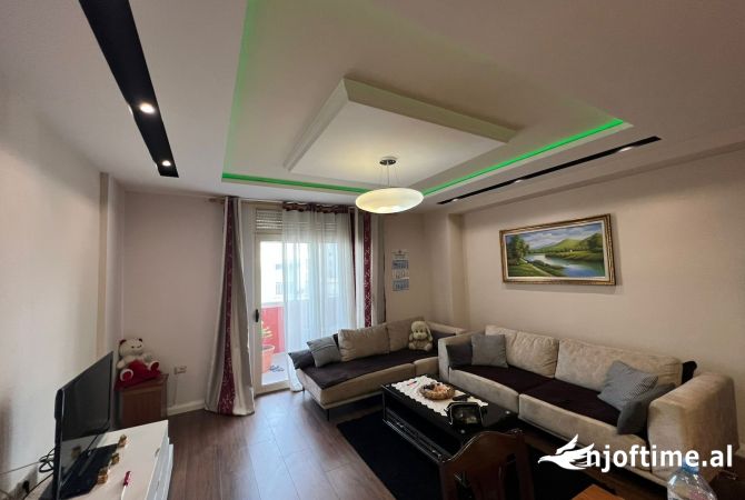 Shtepi me qera 2+1 ne Tirane - 450 Euro