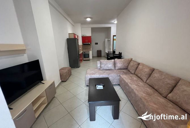 Shtepi me qera 2+1 ne Tirane - 450 Euro