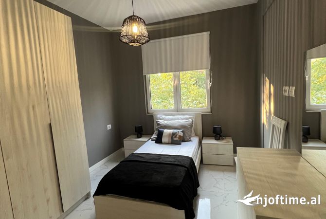 Shtepi me qera Apartament ne Tirane, 2+1, Mobilimi E mobiluar, Pagesa 850  Euro.
