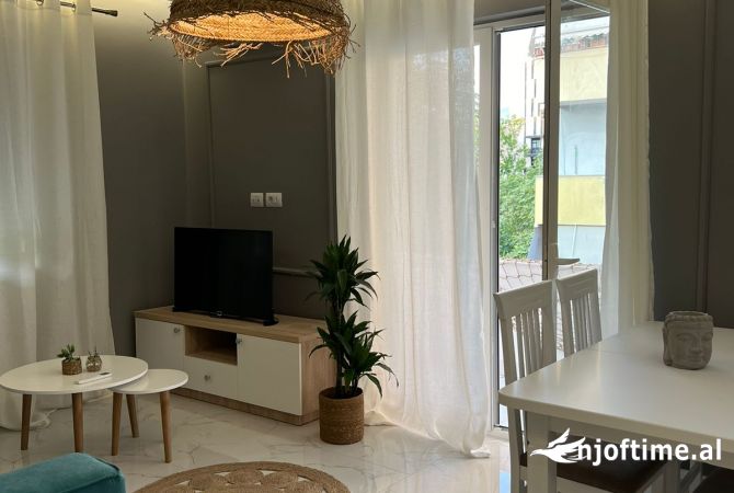 Shtepi me qera 2+1 ne Tirane - 850 Euro