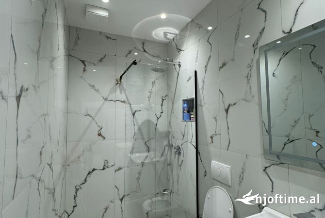 Shtepi me qera Apartament ne Tirane, 1+1, Mobilimi E mobiluar, Pagesa 500  Euro.