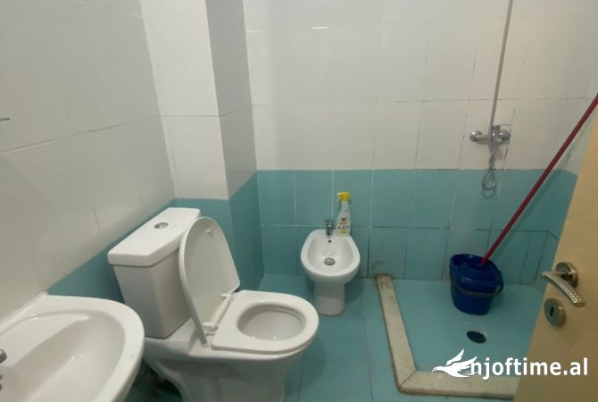 Shtepi me qera Apartament ne Tirane, 1+1, Mobilimi E mobiluar, Pagesa 400  Euro.