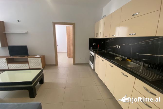 Shtepi me qera 1+1 ne Tirane - 400 Euro