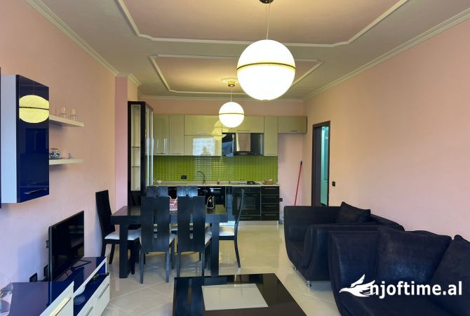 Shtepi me qera 2+1 ne Tirane - 450 Euro