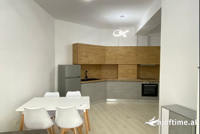 Shtepi me qera 2+1 ne Tirane - 500 Euro