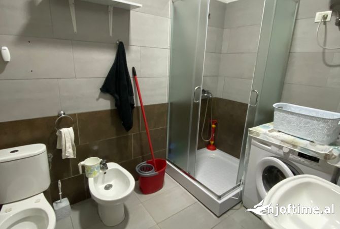 Shtepi ne shitje Apartament ne Tirane, 1+1, Mobilimi E mobiluar, Pagesa 130,000  Euro.