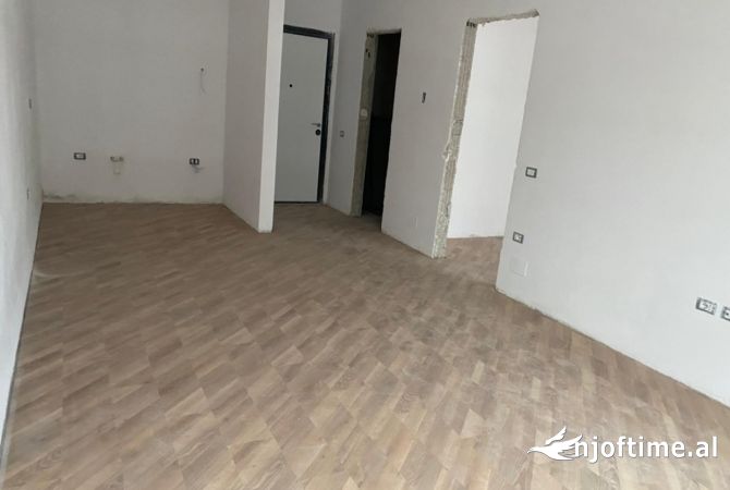 Shtepi ne shitje 1+1 ne Tirane - 76,000 Euro