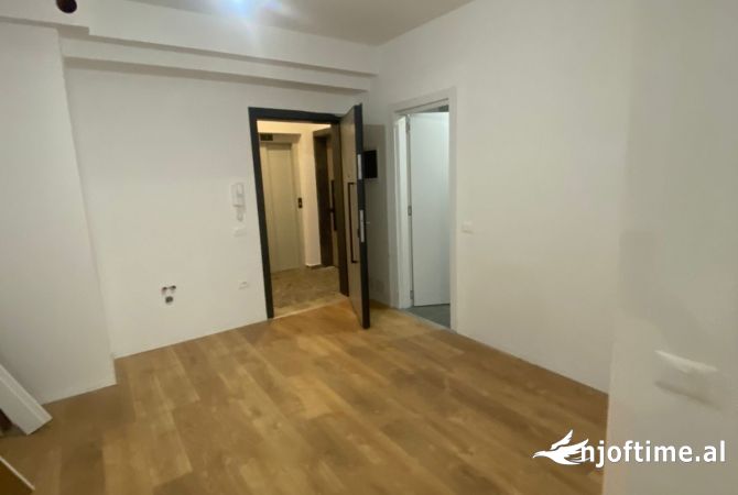 Shtepi ne shitje Apartament ne Tirane, 2+1, Mobilimi Bosh, pa mobiluar, Pagesa 173,000  Euro.