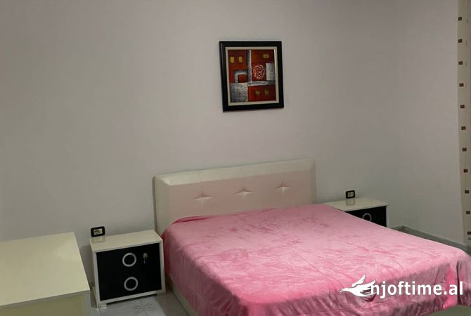 Shtepi me qera Apartament ne Tirane, 2+1, Mobilimi E mobiluar, Pagesa 500  Euro.