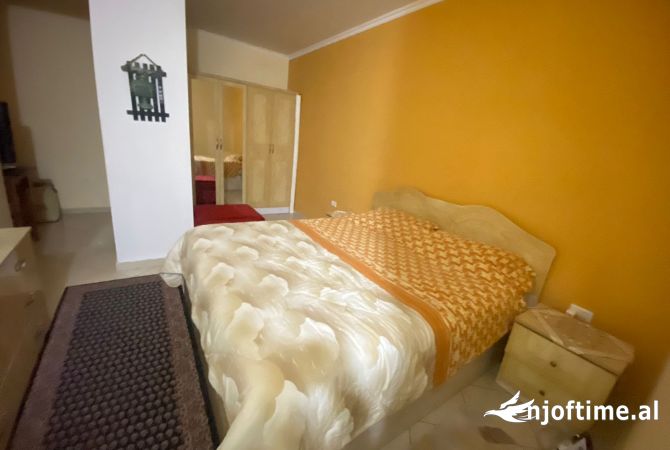 Shtepi ne shitje Apartament ne Tirane, 2+1, Mobilimi E mobiluar, Pagesa 120,000  Euro.