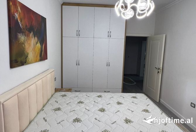 Shtepi ne shitje Apartament ne Tirane, 2+1, Mobilimi E mobiluar, Pagesa 146,000  Dollar.