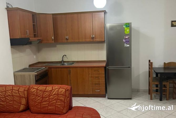 Shtepi me qera 1+1 ne Tirane - 370 Euro