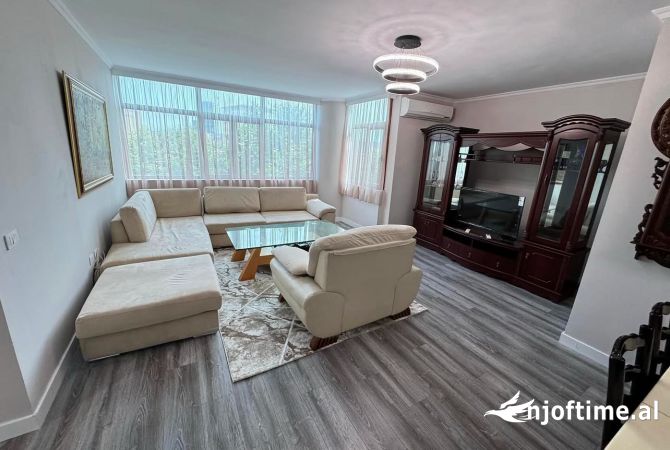 STACIONI TRENIT APARTAMENT 2+1 PER QIRA!