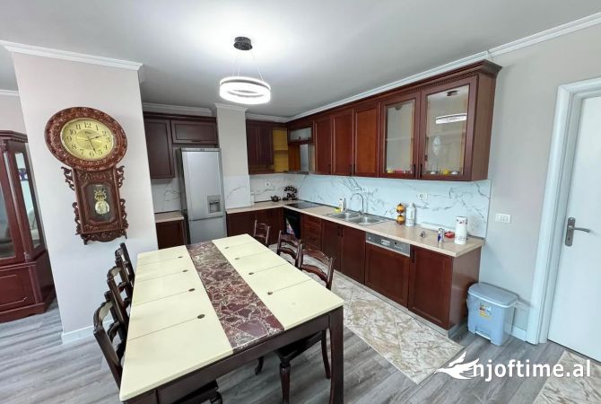 Shtepi me qera Apartament ne Tirane, 2+1, Mobilimi E mobiluar, Pagesa 600  Euro.