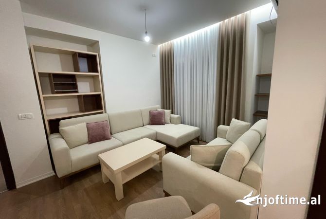 Shtepi me qera 2+1 ne Tirane - 450 Euro