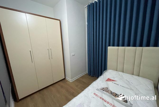 Shtepi me qera Apartament ne Tirane, 2+1, Mobilimi E mobiluar, Pagesa 450  Euro.