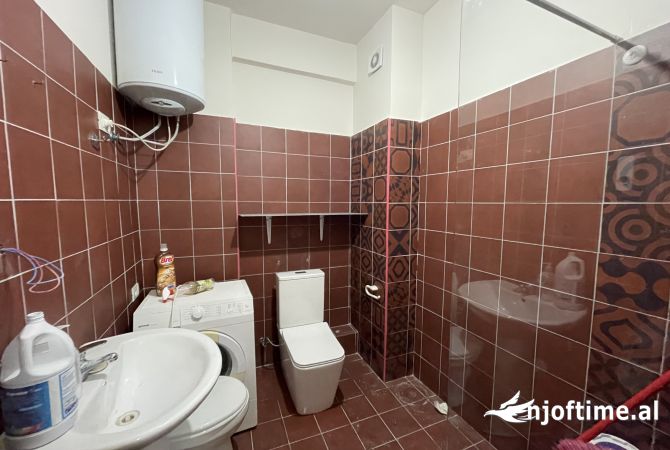 Shtepi me qera Apartament ne Tirane, 2+1, Mobilimi E mobiluar, Pagesa 420  Euro.