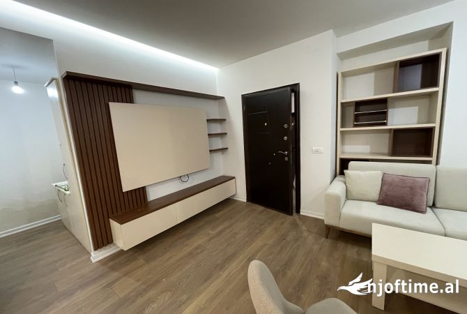 Shtepi me qera 2+1 ne Tirane - 420 Euro