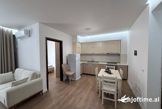 Shtepi me qera 2+1 ne Tirane - 450 Euro