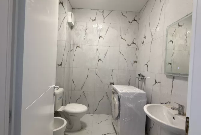 Shtepi me qera Apartament ne Tirane, 1+1, Mobilimi E mobiluar, Pagesa 400  Euro.