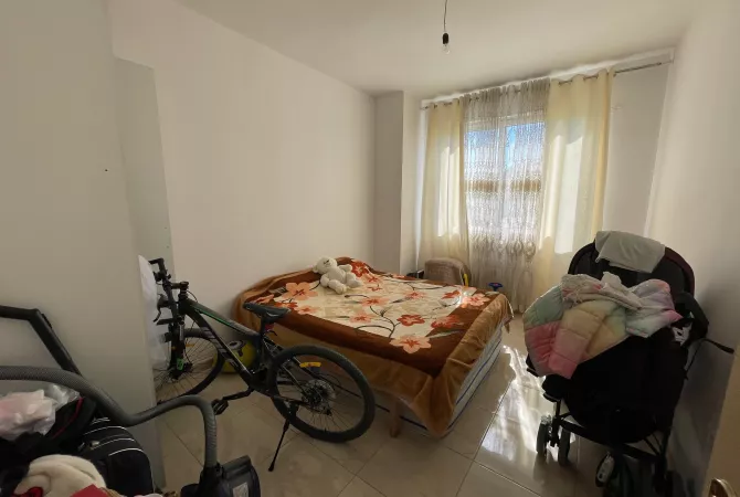 Shtepi ne shitje Apartament ne Tirane, 2+1, Mobilimi E mobiluar, Pagesa 120,000  Euro.