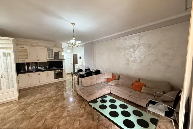 Shtepi me qera 2+1 ne Tirane - 550 Euro