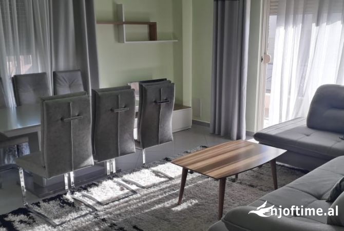 Shtepi me qera Apartament ne Tirane, 2+1, Mobilimi E mobiluar, Pagesa 40,000  Leke.