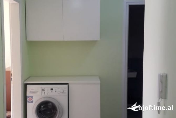 Shtepi me qera Apartament ne Tirane, 2+1, Mobilimi E mobiluar, Pagesa 40,000  Leke.