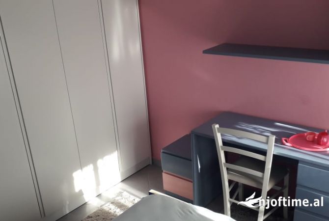 Shtepi me qera 2+1 ne Tirane - 40,000 Leke