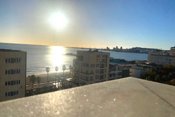 Shtepi ne shitje Apartament ne Durres, 3+1, Mobilimi Pjeserisht e mobiluar, Pagesa 160,000  Euro.