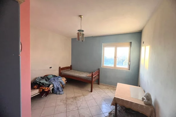 Shtepi ne shitje 1+1 ne Durres - 180,000 Euro