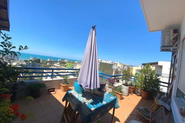 Shtepi ne shitje Penthose(kati i fundit panoramik) ne Durres, 2+1, Mobilimi E mobiluar, Pagesa 140,000  Euro.