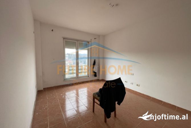 Shtepi ne shitje Apartament ne Tirane, 2+1, Mobilimi Bosh, pa mobiluar, Pagesa 170,000  Euro.
