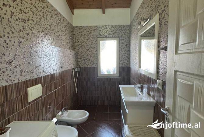 Shtepi me qera Apartament ne Tirane, 1+1, Mobilimi E mobiluar, Pagesa 550  Euro.