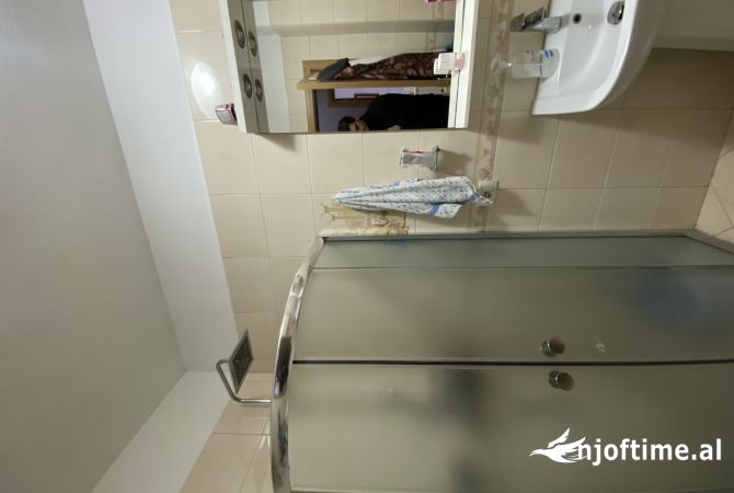 Shtepi me qera Apartament ne Tirane, 1+1, Mobilimi E mobiluar, Pagesa 500  Euro.