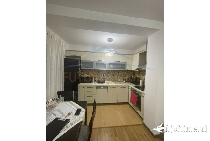 Casa in affitto 3+1 a Tirana - 1,000 Euro