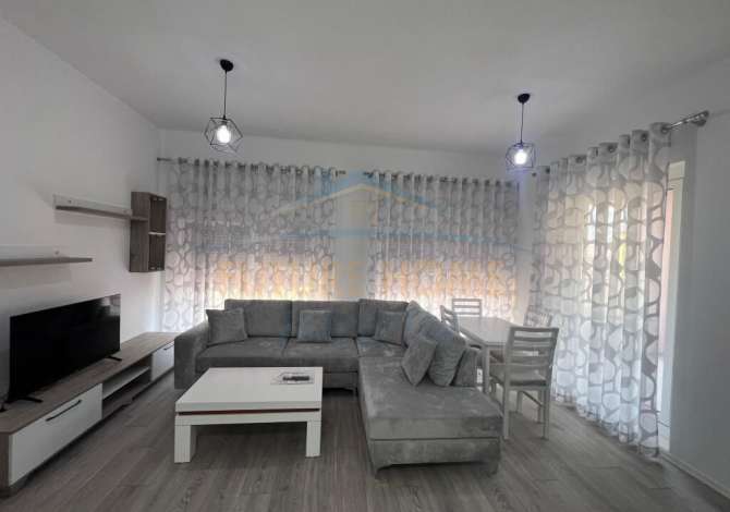 Shtepi me qera 2+1 ne Tirane - 450 Euro
