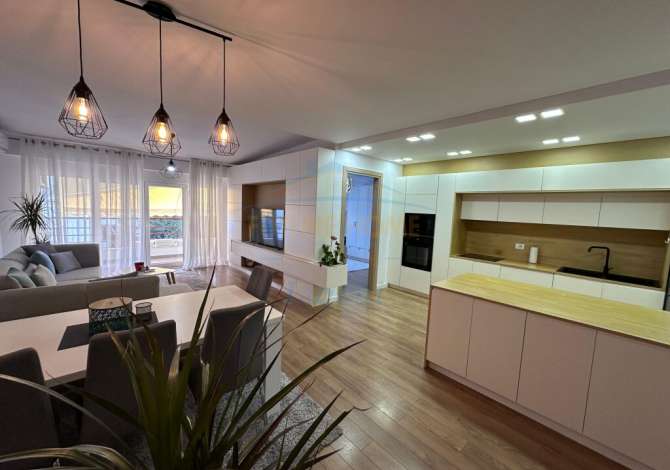 Shtepi me qera 2+1 ne Tirane - 800 Euro