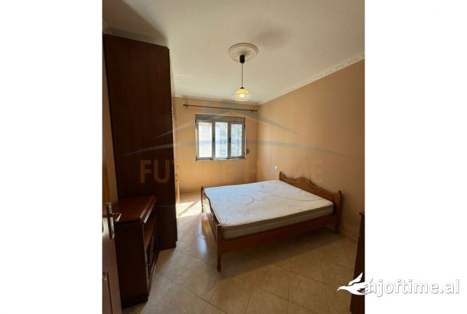 Shtepi me qera 2+1 ne Tirane - 450 Euro