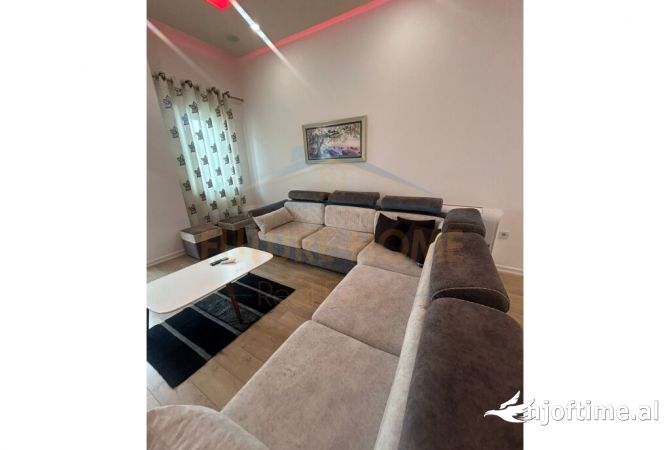 Shtepi me qera 2+1 ne Tirane - 650 Euro