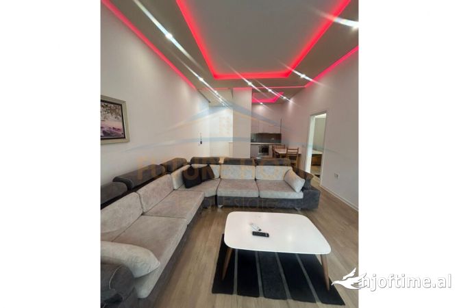 Shtepi me qera 2+1 ne Tirane - 650 Euro