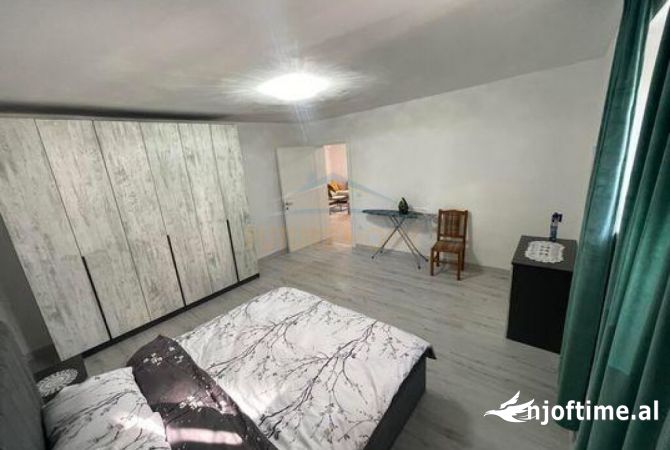 Shtepi me qera 2+1 ne Tirane - 800 Euro