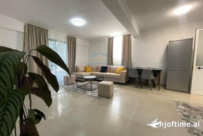 Shtepi me qera 2+1 ne Tirane - 800 Euro