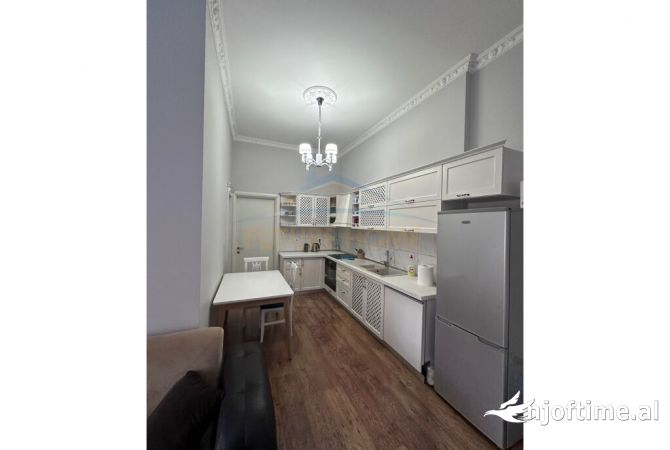 Shtepi me qera 3+1 ne Tirane - 800 Euro