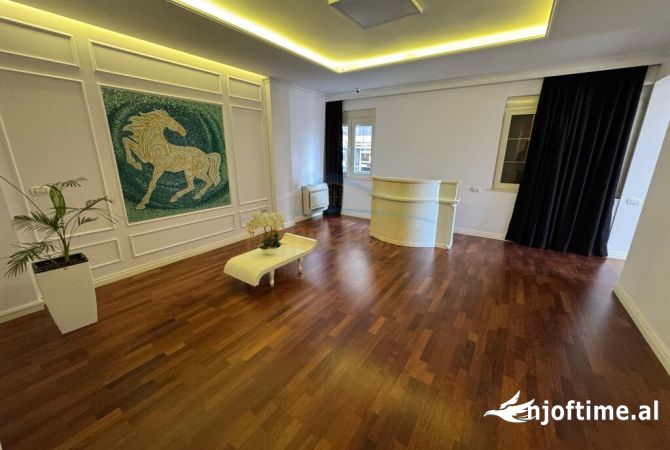 Ambient biznesi me qera 3+1 ne Tirane - 1,300 Euro